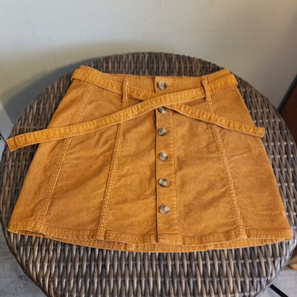 American Eagle SuperStretch Corduroy Mini Skirt Mustard Yellow 00 Sydney Sweeney - Picture 1 of 9